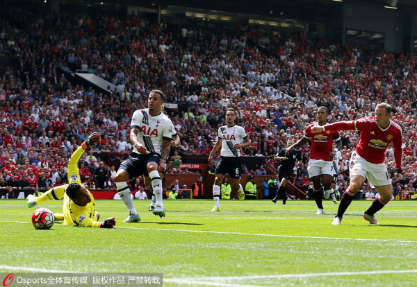  国际米兰防线重组，新援中卫完成首秀  