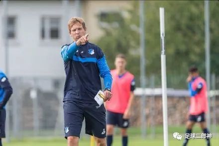  纳格尔斯曼当选德甲年度最佳主教练  