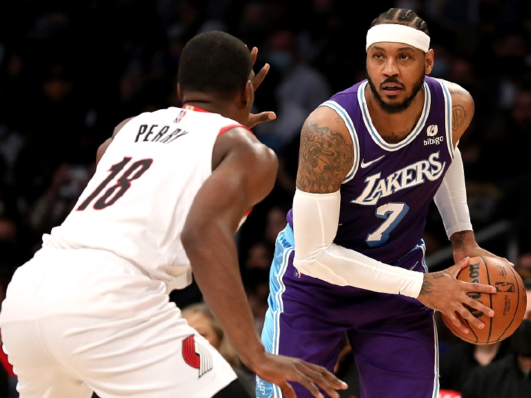  利拉德60分创本赛季得分新高  