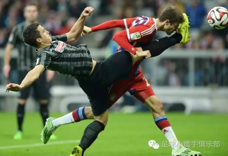  穆勒达成德甲三百球里程碑，拜仁大胜科隆  